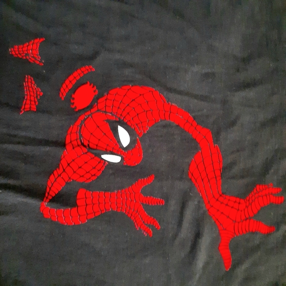 Spiderman- Men's Black T-Shirt, Changes Tag, Felt Design, Single Stitch- Size XL - Picture 3 of 5